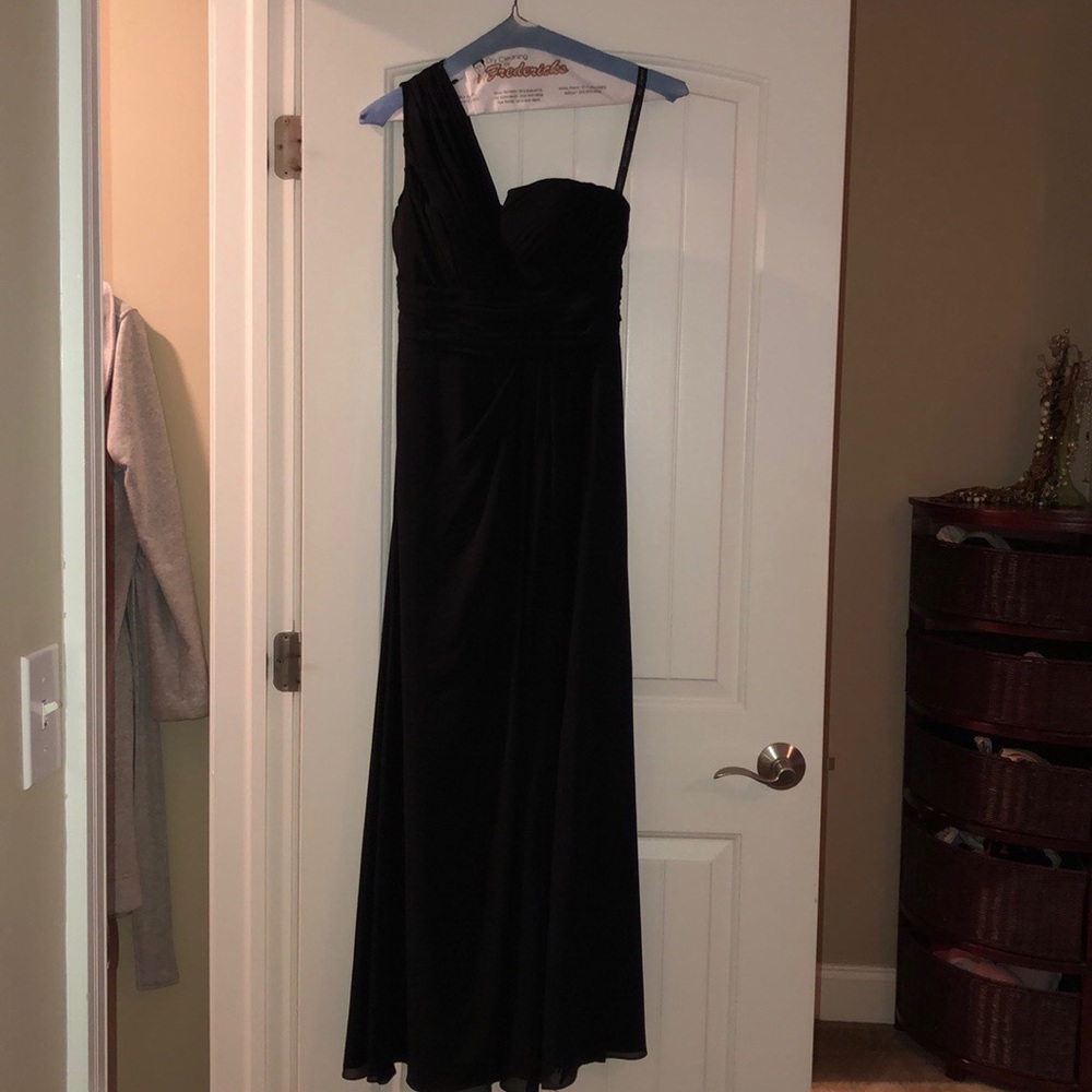 Floor length chiffon one shoulder dress